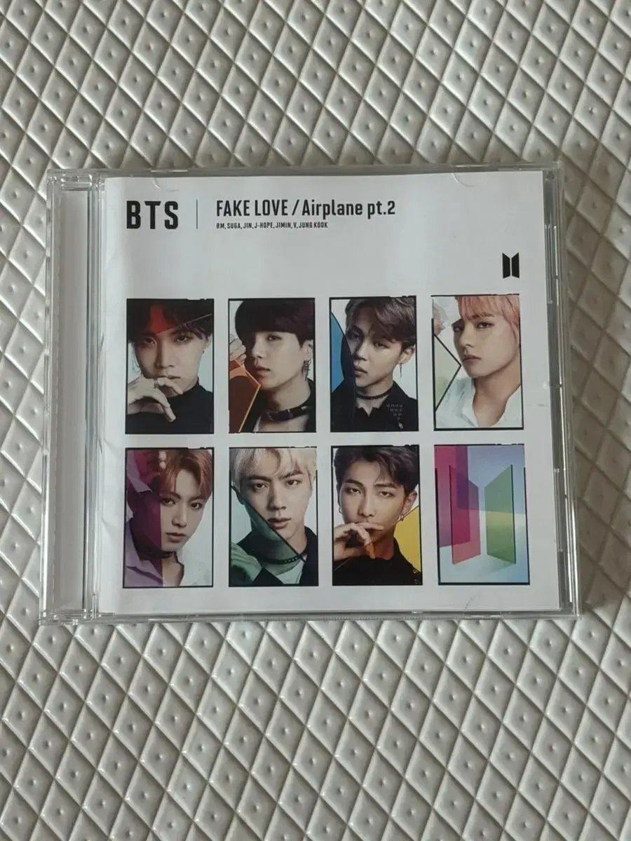 BTS 일본 앨범 FAKE LOVE/Airplane pt.2 CD 앨범